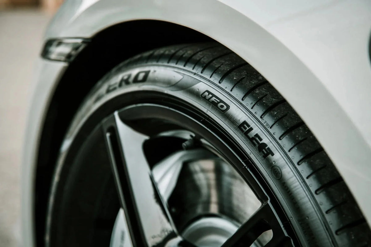 Carros Híbridos e Elétricos precisam de pneus específicos? - Prisma Pneus Revenda Oficial Pirelli em São Paulo